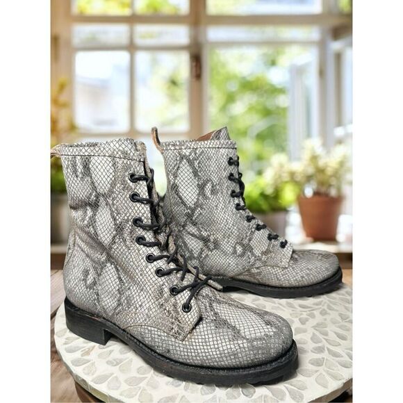 Frye $278 Veronica Textured Leather Embossed Combat Boots Lace-Up Women’s 7.5 NE - Picture 6 of 12